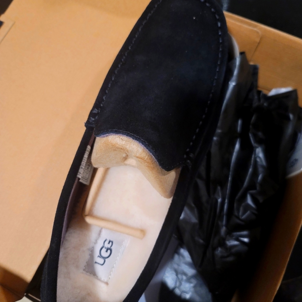 Brand New Jet Black plush Mens Ugg Alder